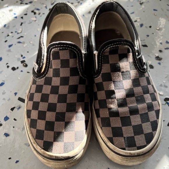 Boys Checkered Vans shoes - Picture 2 of 3